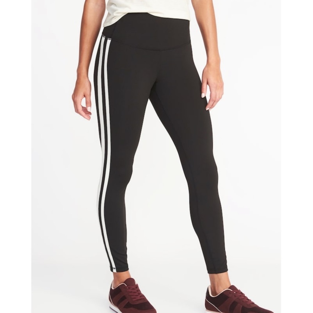 LIKE NEW OLD NAVY ELEVATE EXERCISE LEGGINGS